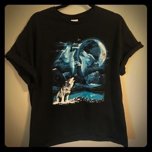 wolf tee